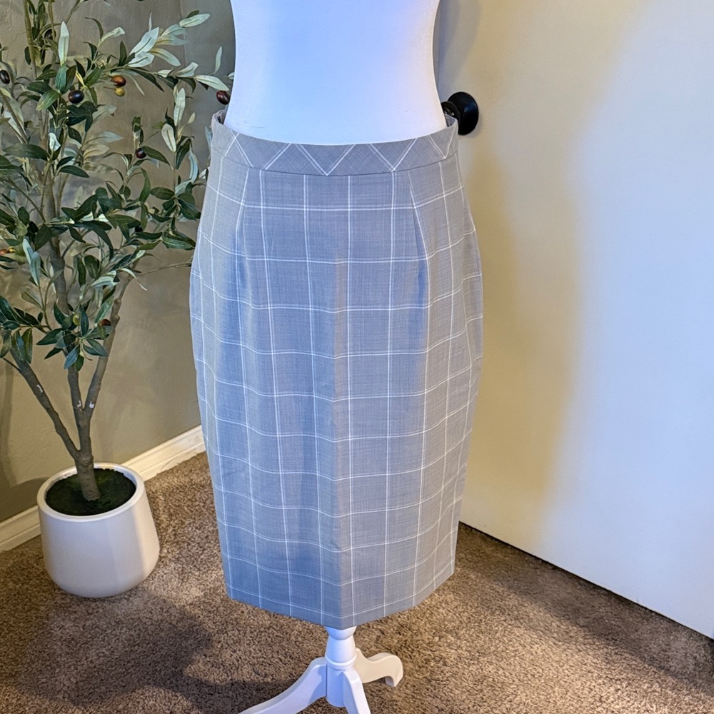 Classic Gray Windowpane Pencil Skirt - Picture 4 of 9